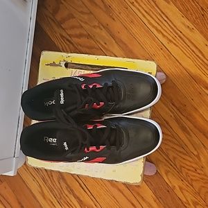 Reebok sneakers 10.5 in mens